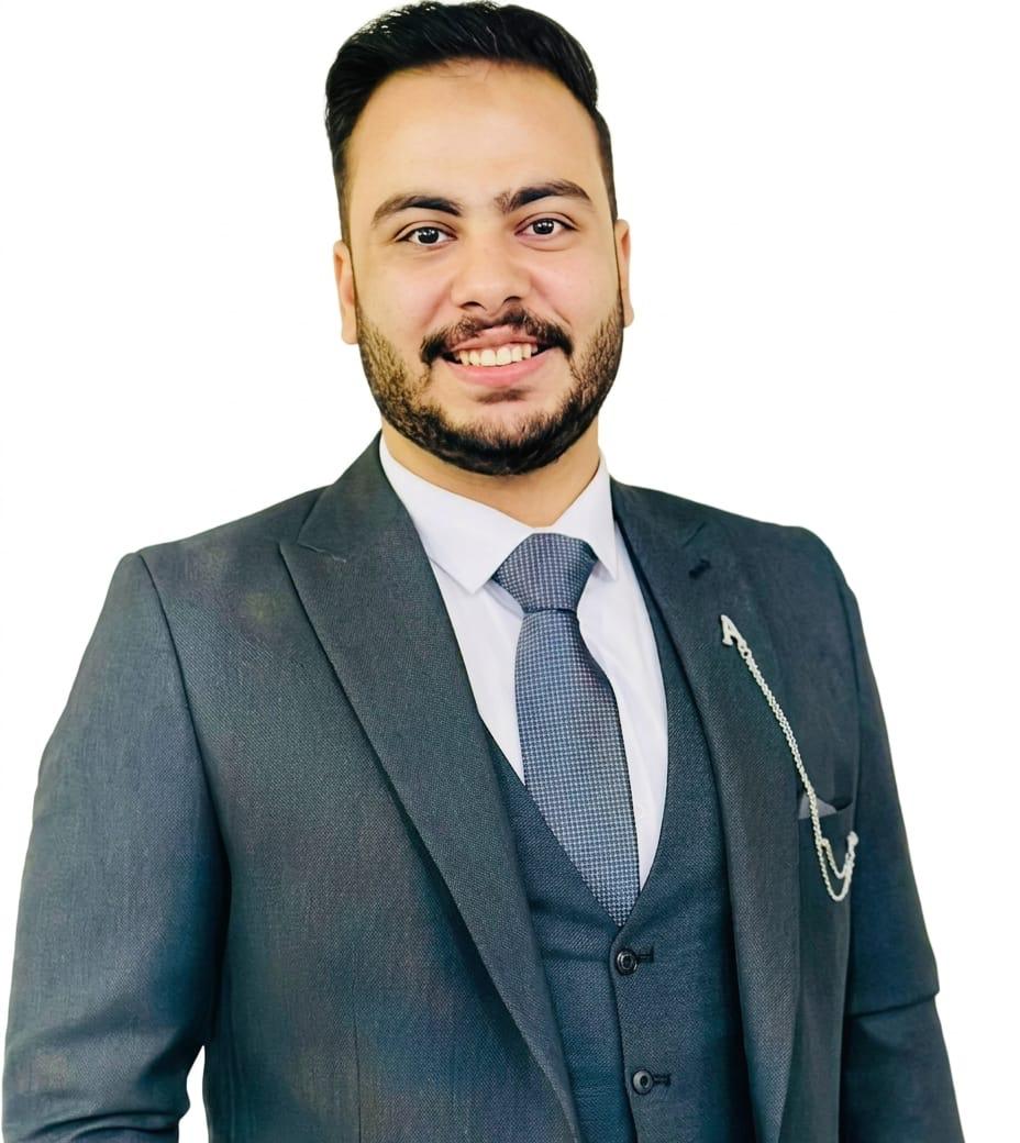 دكتور احمد عز 